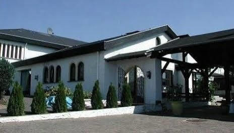 Castello Bianco Hotel Wadern Kültér fotó