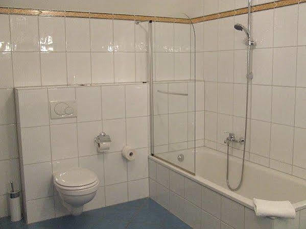 Castello Bianco Hotel Wadern Kültér fotó